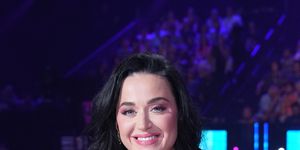 katy perry 60s bouffant hair and side swept bangs