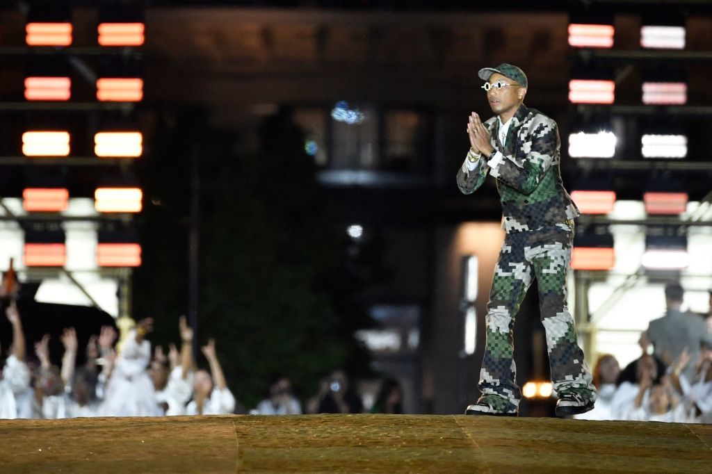 Beyoncé wears gold pyjama set to Pharrell's first Louis Vuitton show