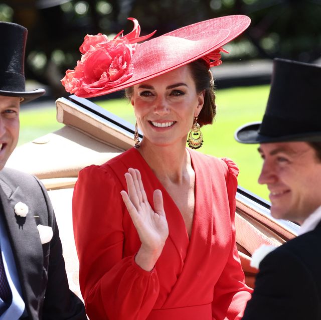 britains prince william, prince of wales l and britains catherine, princess of wales c smile as they arrive in a horse drawn carriage, part of the royal procession on the fourth day of the royal ascot horse racing meeting in ascot, west of london, on june 23, 2023 photo by henry nicholls afp photo by henry nichollsafp via getty images
