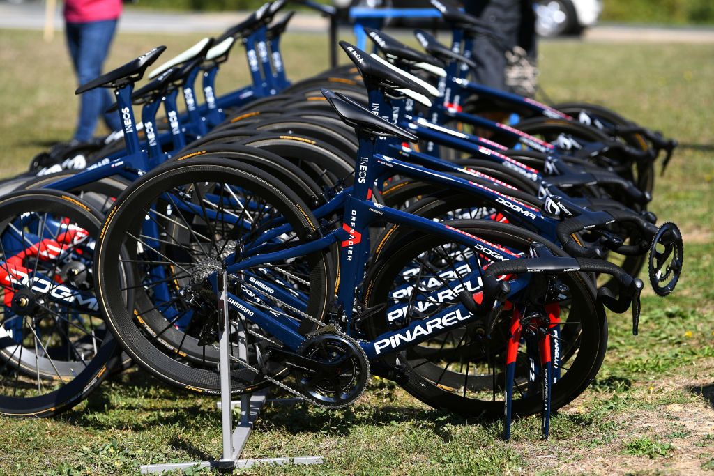 jutalom szimpatizál savanyú tour de france cykel specialized racer blue ...