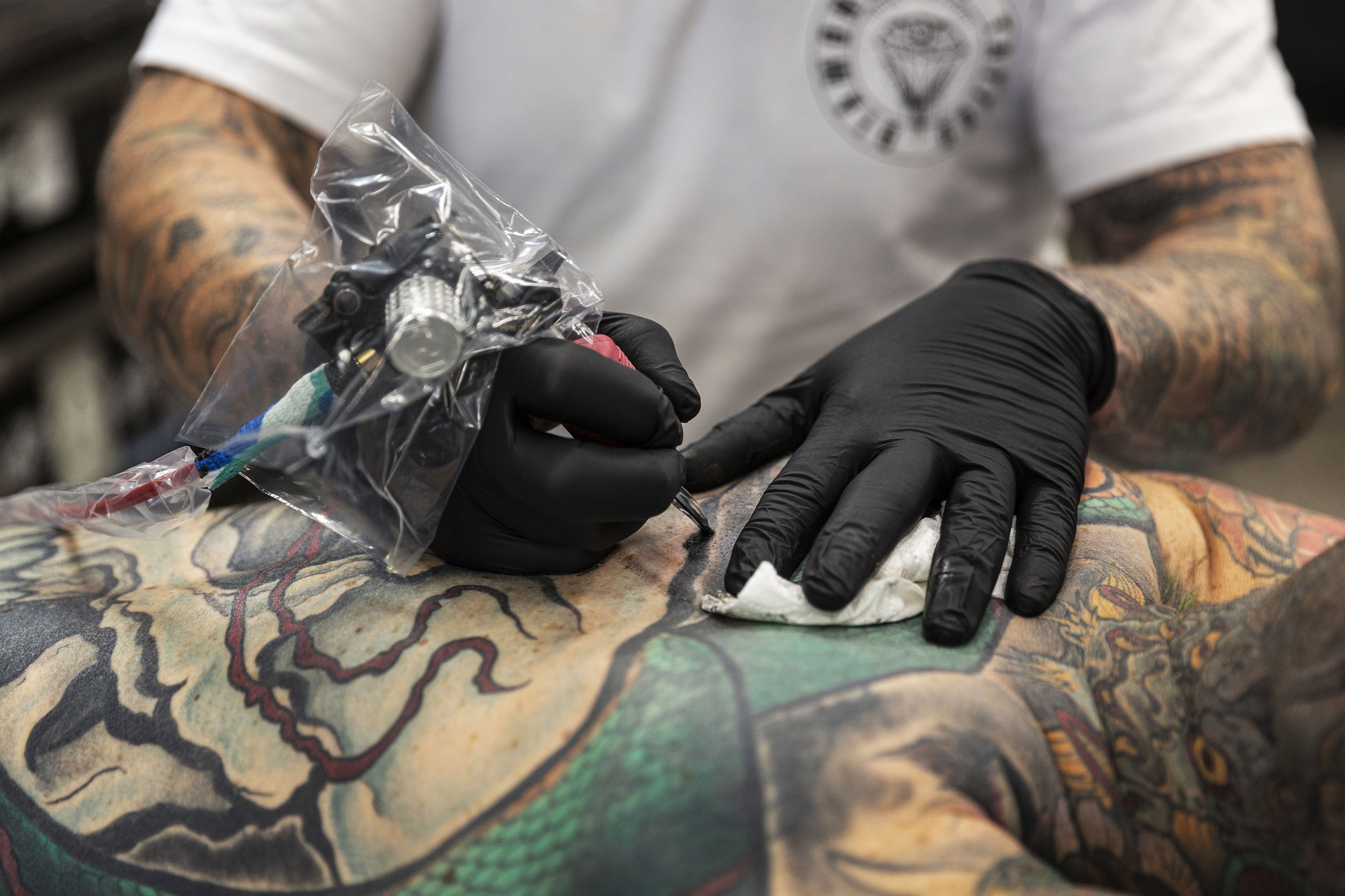 Women and tattoos – Art Blart _ art and cultural memory archive