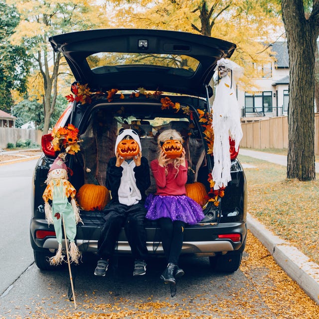 8 Easy DIY Trunk or Treat Ideas 2023 - Halloween Trunk or Treat