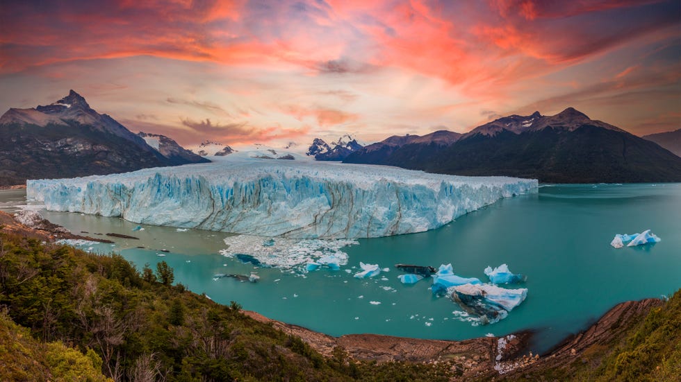 el calafate, patagonia argentina, los glaciares national park, santa cruz province argentina, lake
