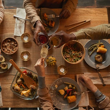 Restaurants Open on Thanksgiving Day family enjoying dinner above view