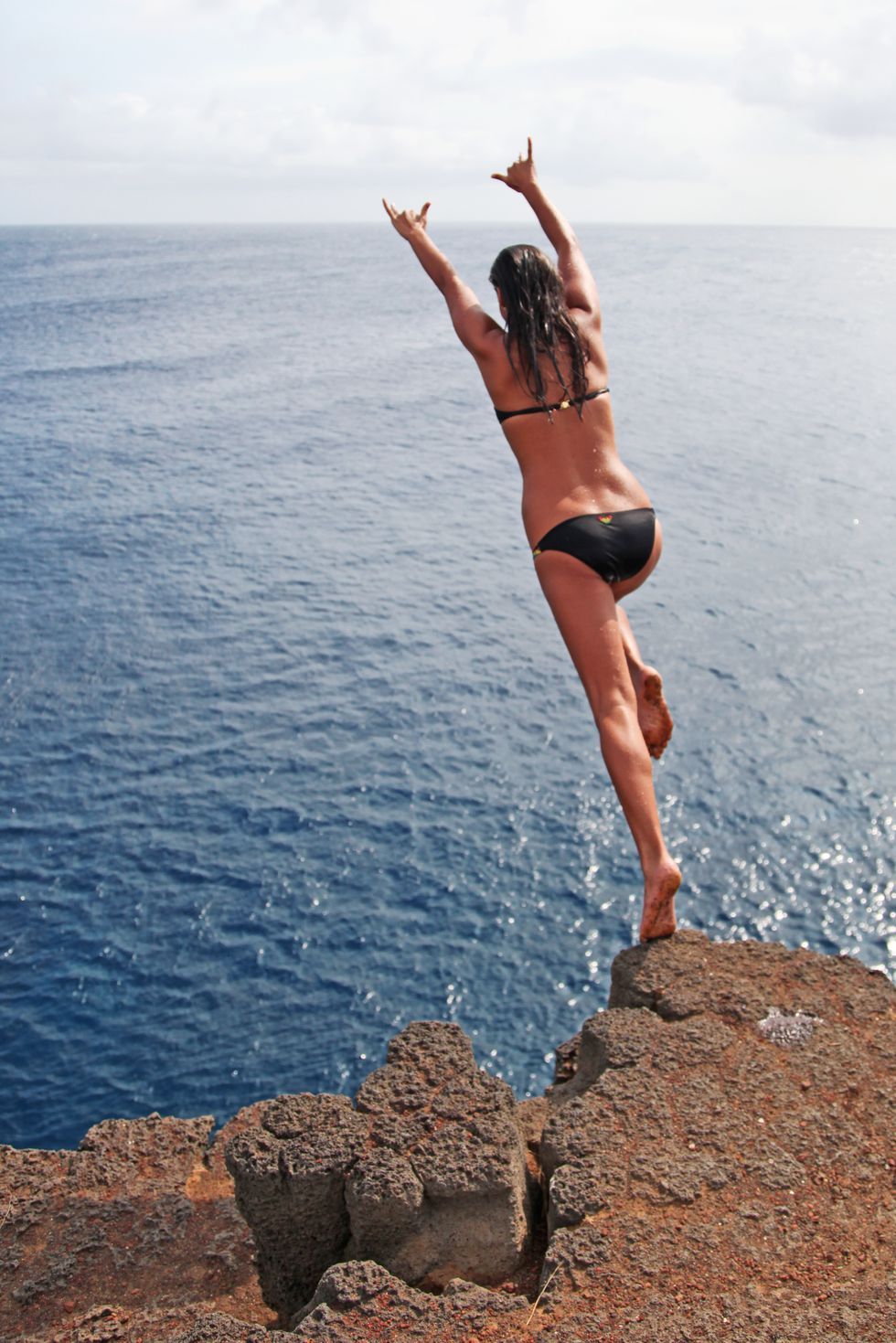 Beauty, Sea, Leg, Fun, Bikini, Flip (acrobatic), Cliff, Diving, Terrain, Muscle, 