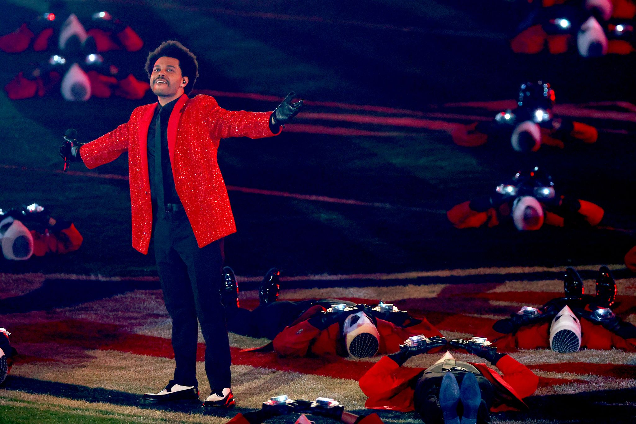the weeknd half time performance super bowl