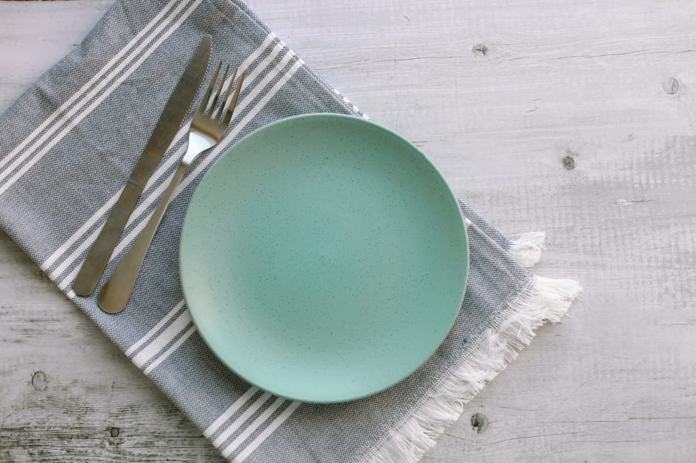plato de color azul turquesa