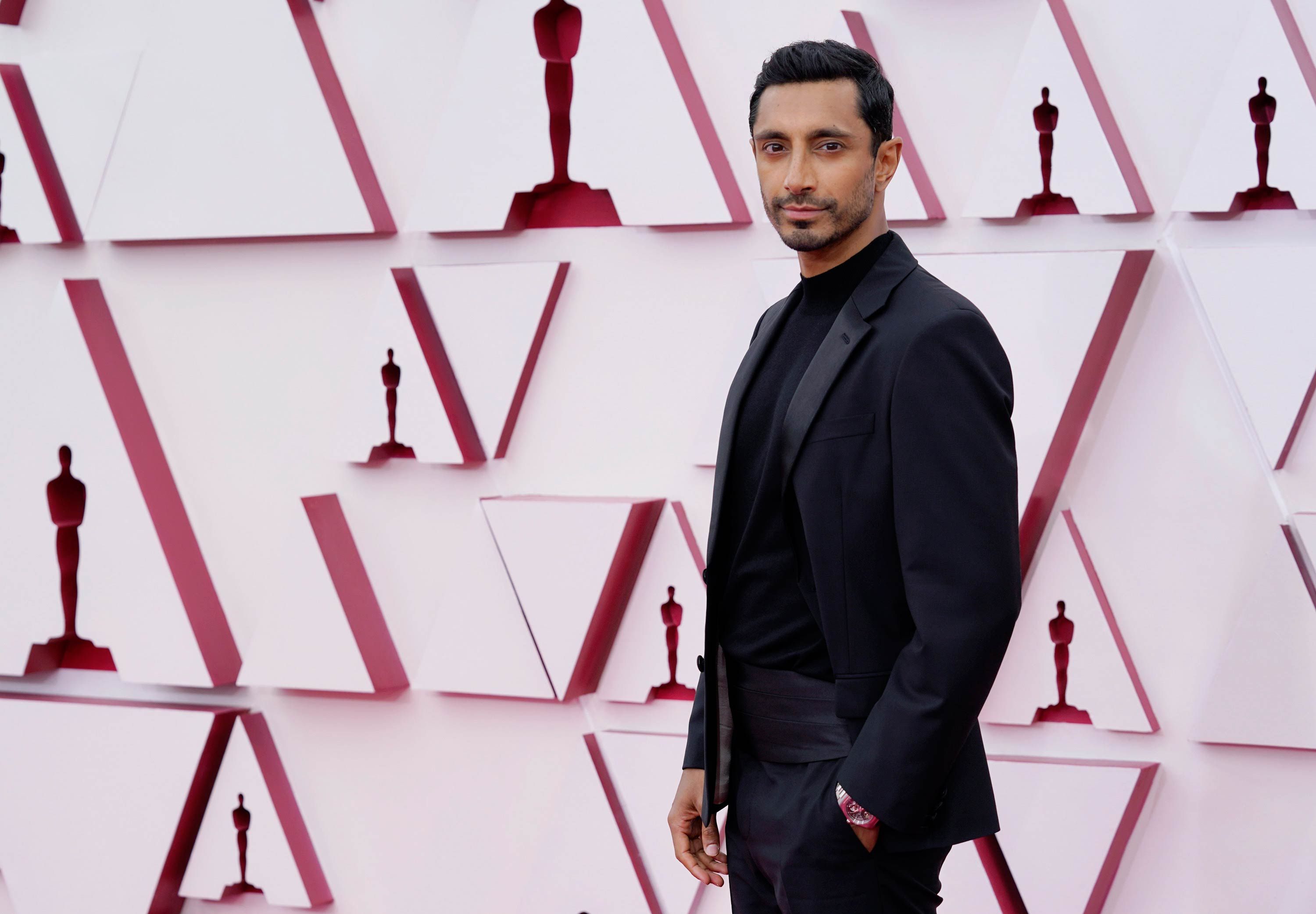 Photos: The 2021 Oscars red carpet