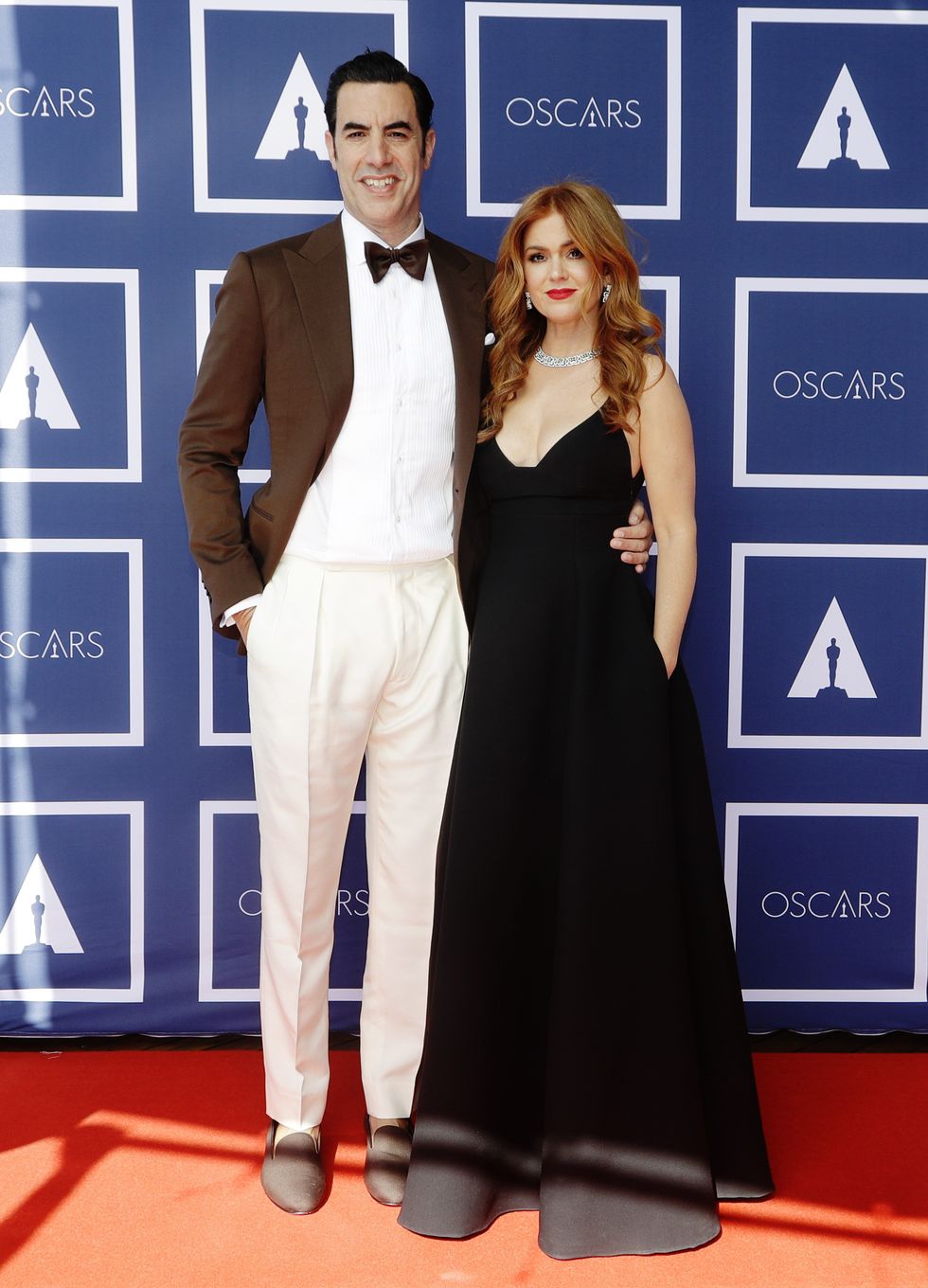 sydney, australia – april 26 l r sacha baron cohen and isla fisher attend a screening of the oscars on april 26, 2021 in sydney, australia photo by rick rycroft poolgetty images