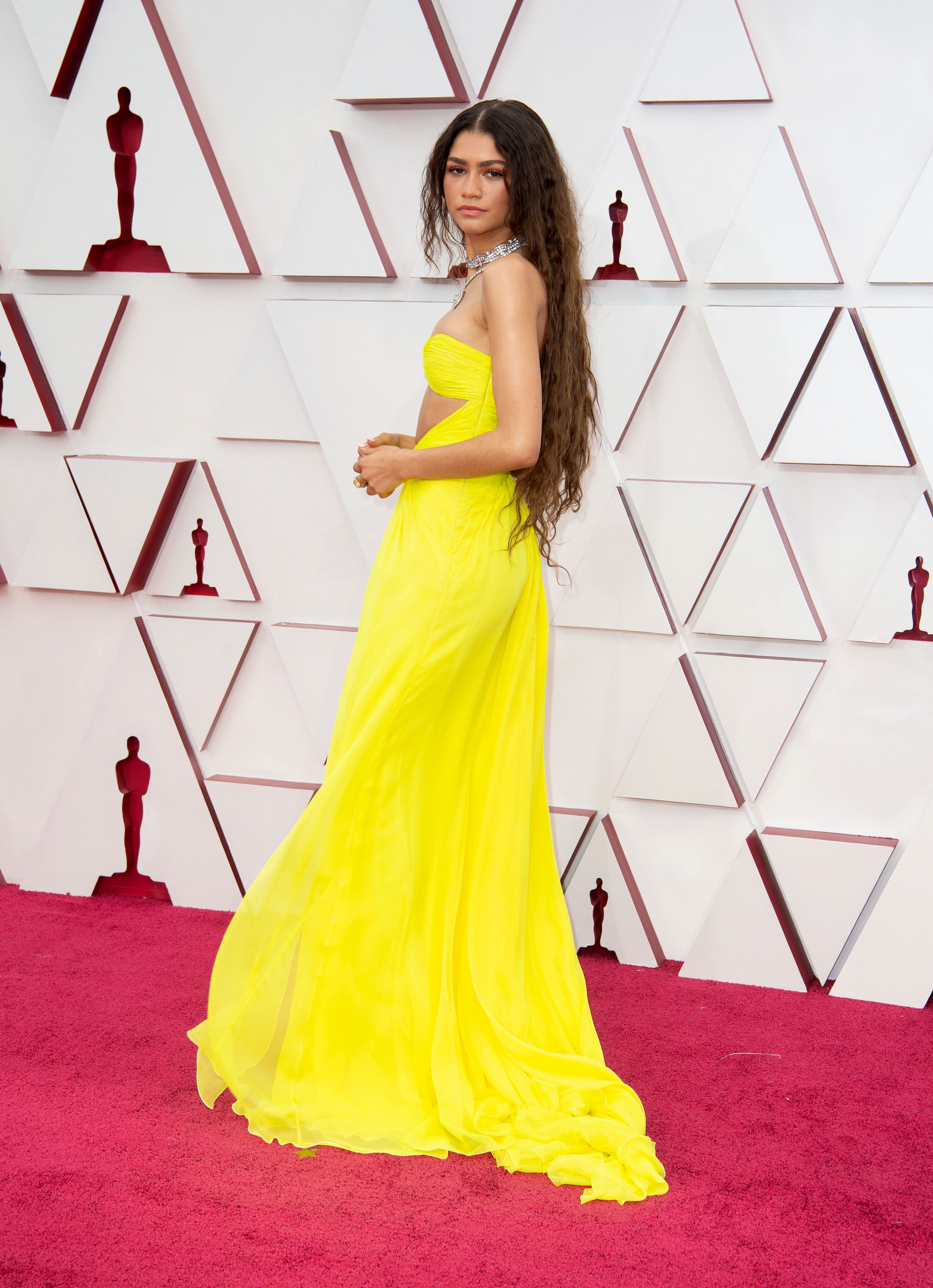 See Pictures of Zendaya's Dress at the 2021 Oscars