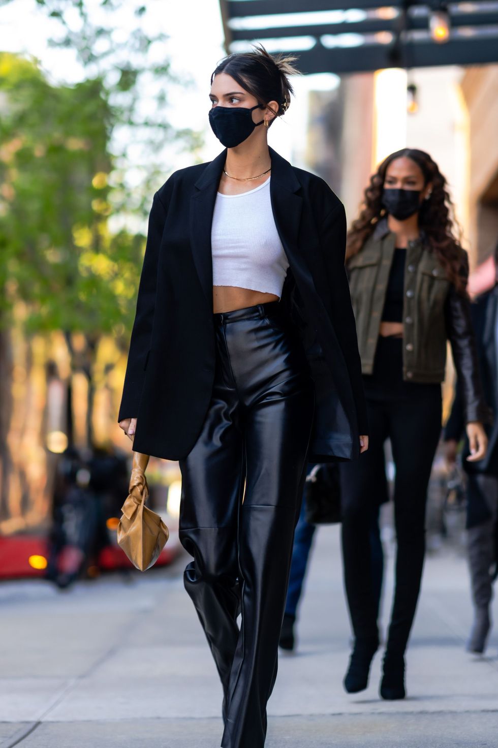 Kendall Jenner wears a bra in public  Kendall jenner street style,  Fashion, Fashion outfits