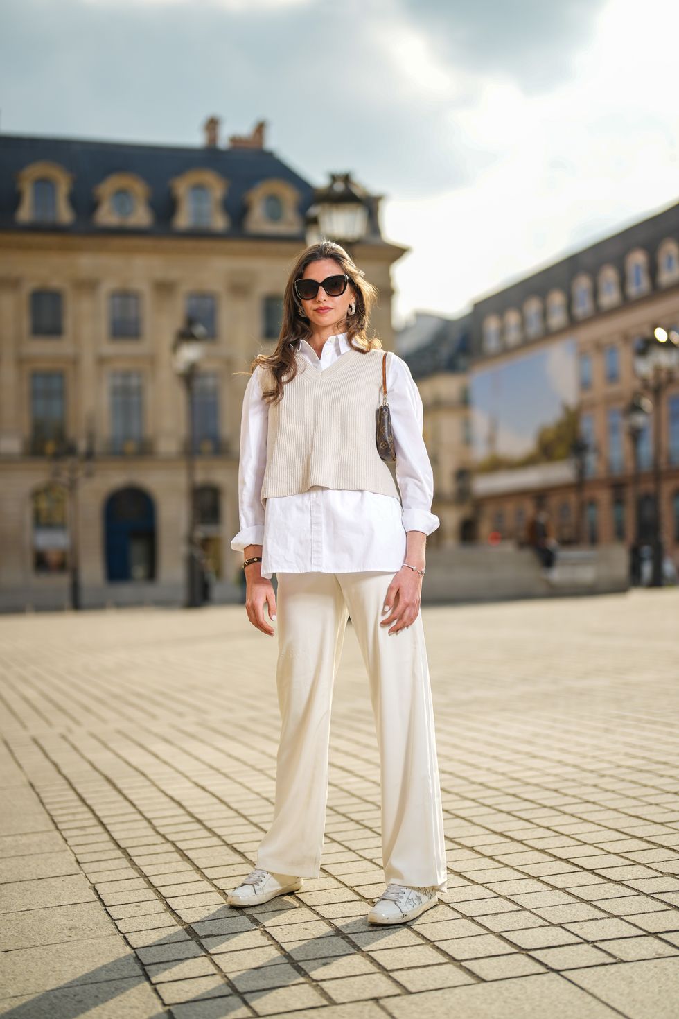 Cómo vestir con pantalones blancos en otoño: 10 looks elegantes