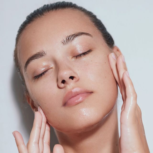 5 reasons why your skin feels sticky after applying skincare products