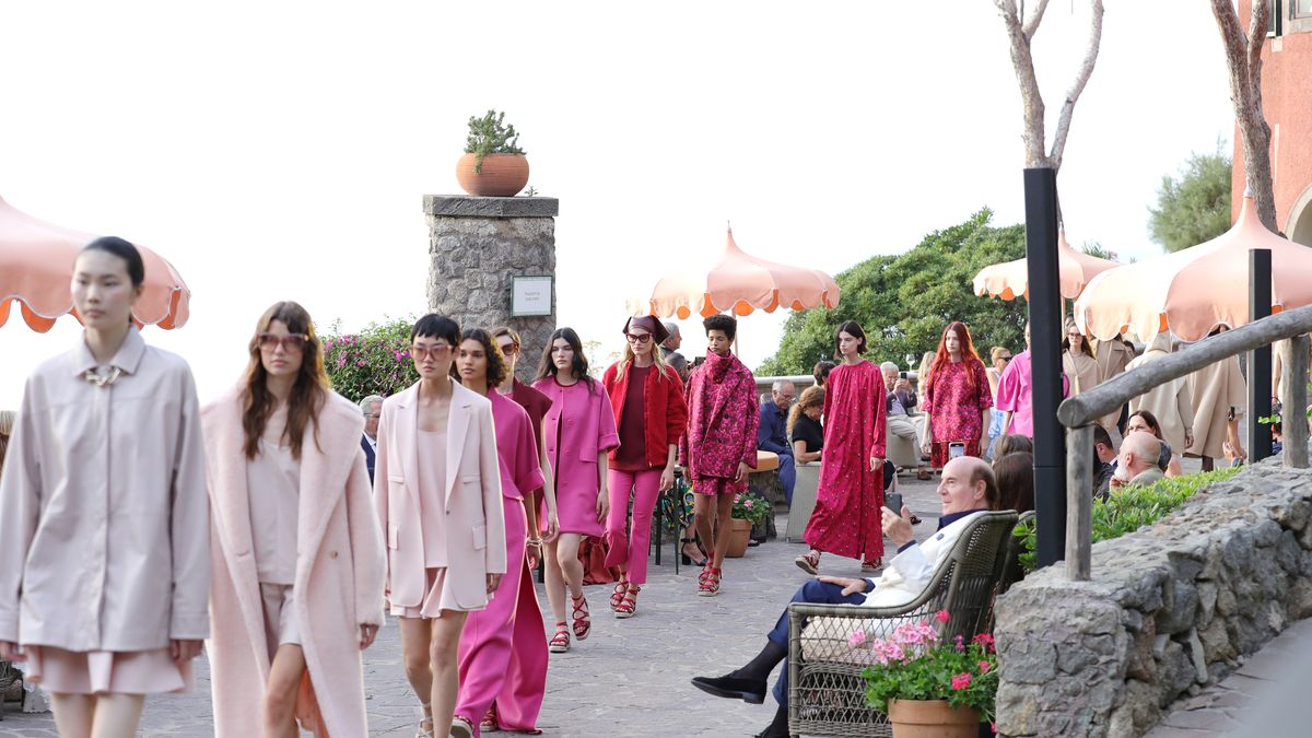 preview for Escape to Ischia with Max Mara's Resort 2022 Show
