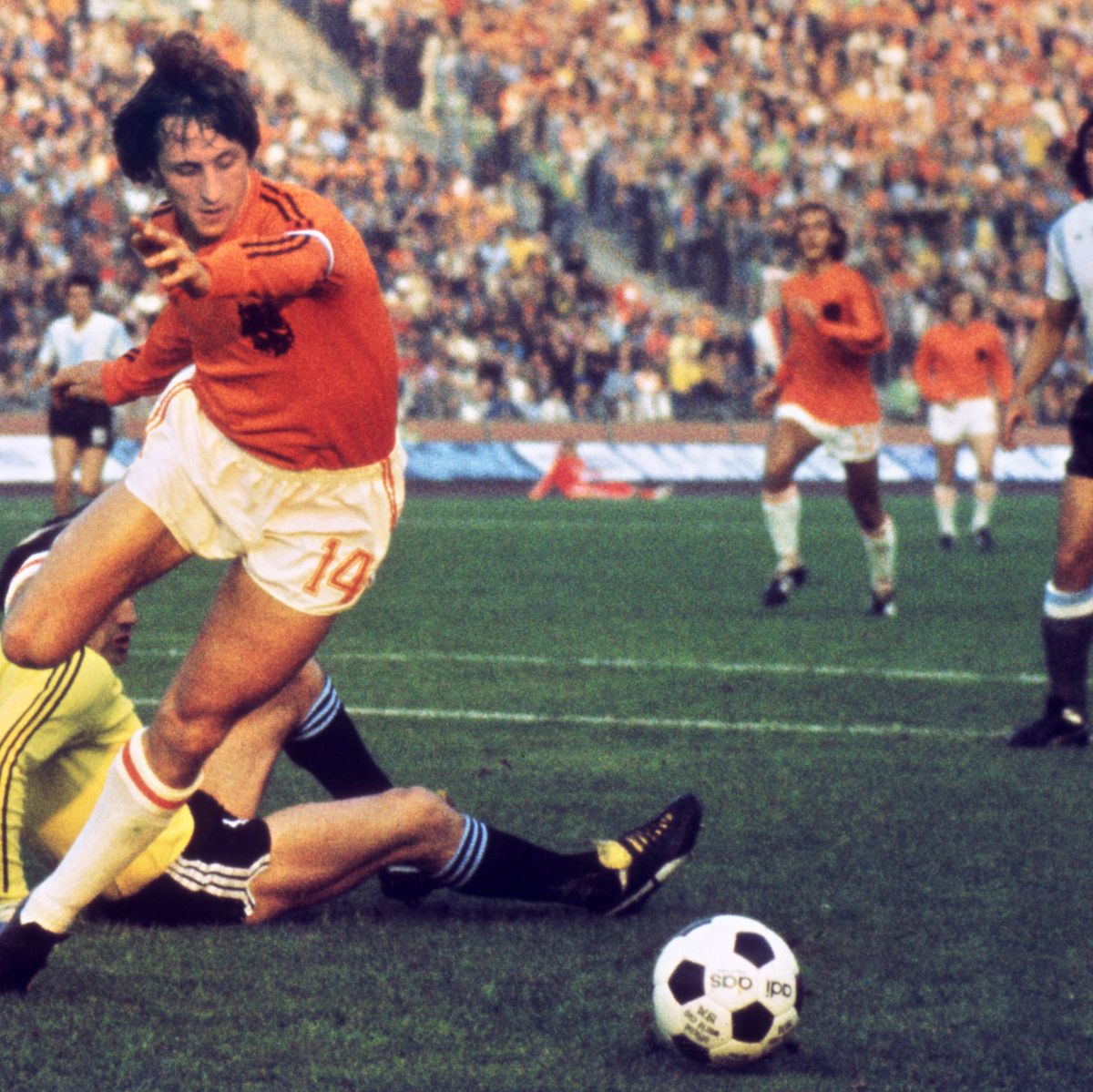 Johan Cruyff. Foto autografata dal giocatore con la magl…