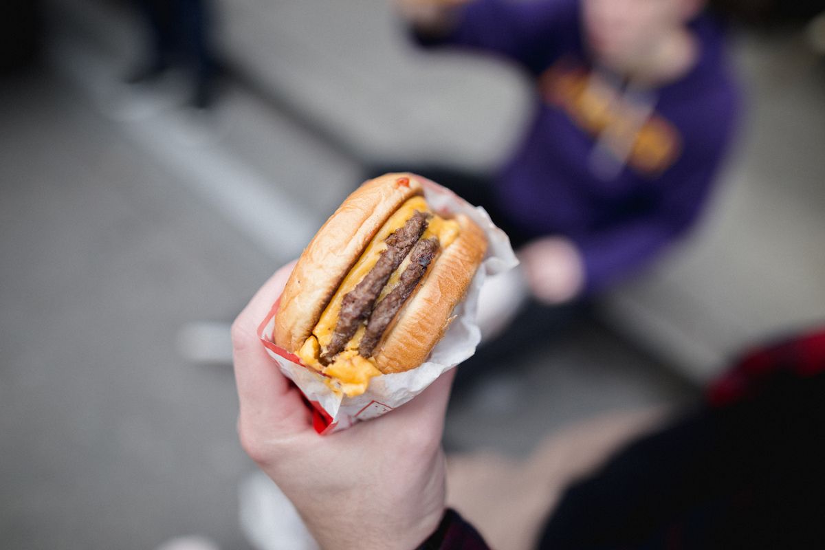 Comer en platos plásticos tiene alguna consecuencia grave para la salud?