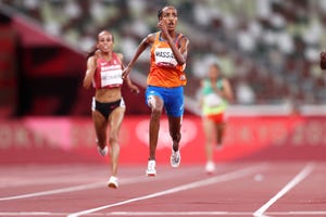 tokyo, japan   august 07 sifan hassan of team netherlands competes in the womens 10,000m final on day fifteen of the tokyo 2020 olympic games at olympic stadium on august 07, 2021 in tokyo, japan photo by patrick smithgetty images