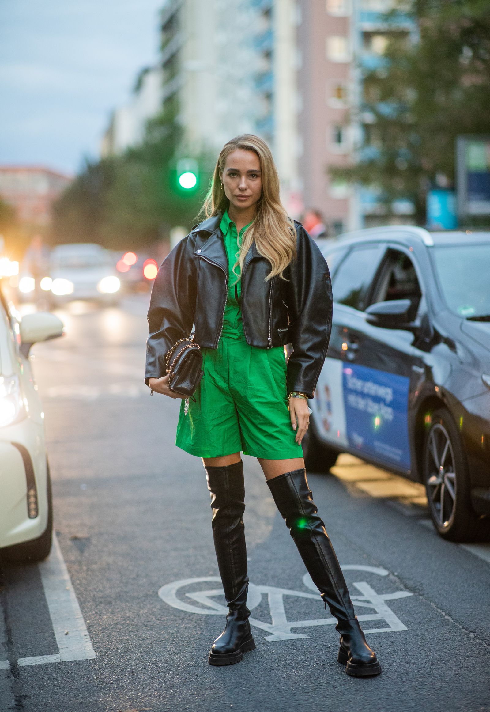 Combinación de vestido verde y online zapatos