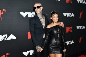 new york, new york september 12 l r kourtney kardashian and travis barker attend the 2021 mtv video music awards at barclays center on september 12, 2021 in the brooklyn borough of new york city photo by noam galaigetty images for mtvviacomcbs