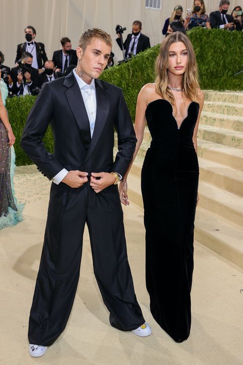 new york, new york   september 13 justin bieber and hailey bieber attend the 2021 met gala celebrating in america a lexicon of fashion at metropolitan museum of art on september 13, 2021 in new york city photo by theo wargogetty images