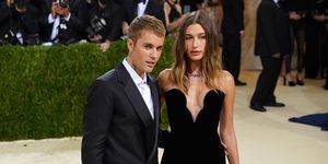 new york, new york   september 13 justin bieber and hailey bieber attend 2021 costume institute benefit   in america a lexicon of fashion at the metropolitan museum of art on september 13, 2021 in new york city photo by sean zannipatrick mcmullan via getty images