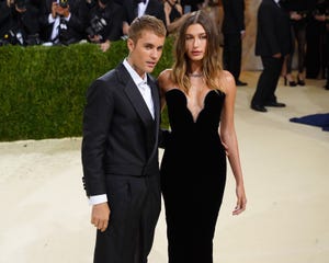 new york, new york   september 13 justin bieber and hailey bieber attend 2021 costume institute benefit   in america a lexicon of fashion at the metropolitan museum of art on september 13, 2021 in new york city photo by sean zannipatrick mcmullan via getty images