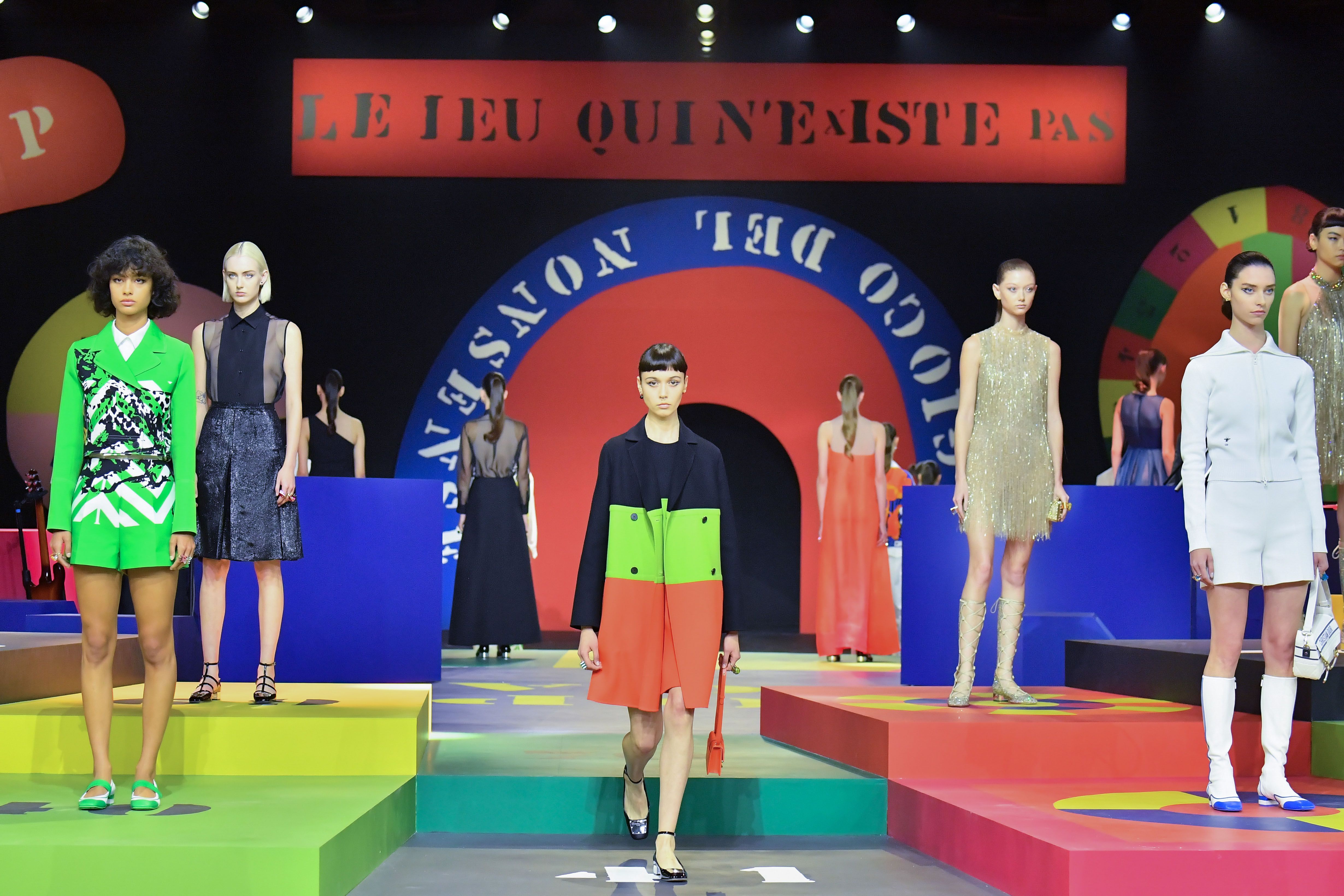 Dior Spring 2022 Haute Couture Đẳng cấp đến từ sự tối giản  Chaubuinet