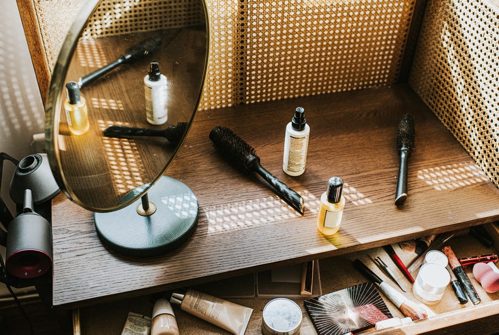 the ultimate guide to blowdrying your hair, even if you've got no time to wash it