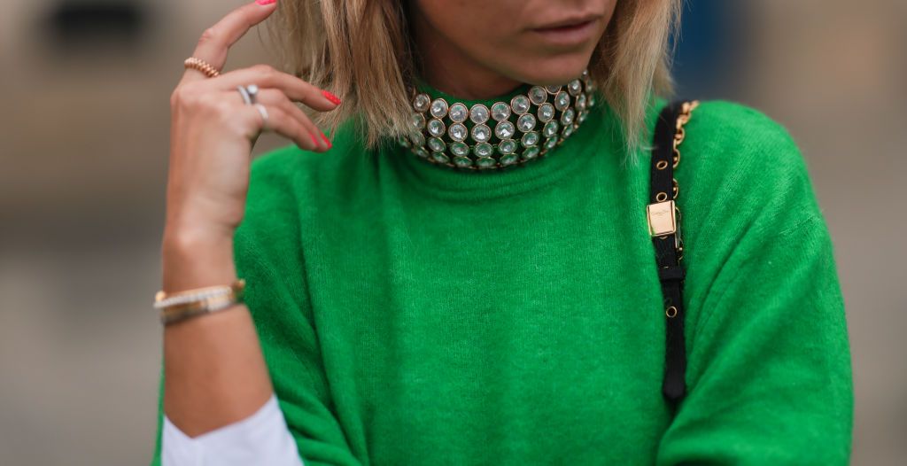 The 2022 Jewelry Trends Include This Nostalgic Detail