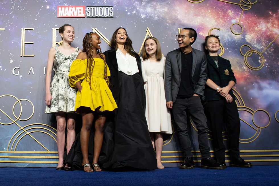 london, england october 27 l r shiloh jolie pitt, zahara jolie pitt, angelina jolie, vivienne jolie pitt, maddox jolie pitt and knox jolie pitt attend the the eternals uk premiere at bfi imax waterloo on october 27, 2021 in london, england photo by jeff spicergetty images