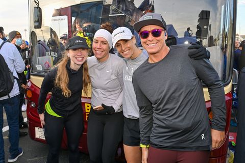 new york, new york   november 07 chelsea clinton, lauren holiday, leslie osborne and abby wambach are seen during the 2021 tcs new york city marathon on november 07, 2021 in new york city photo by bryan beddernew york road runners via getty images