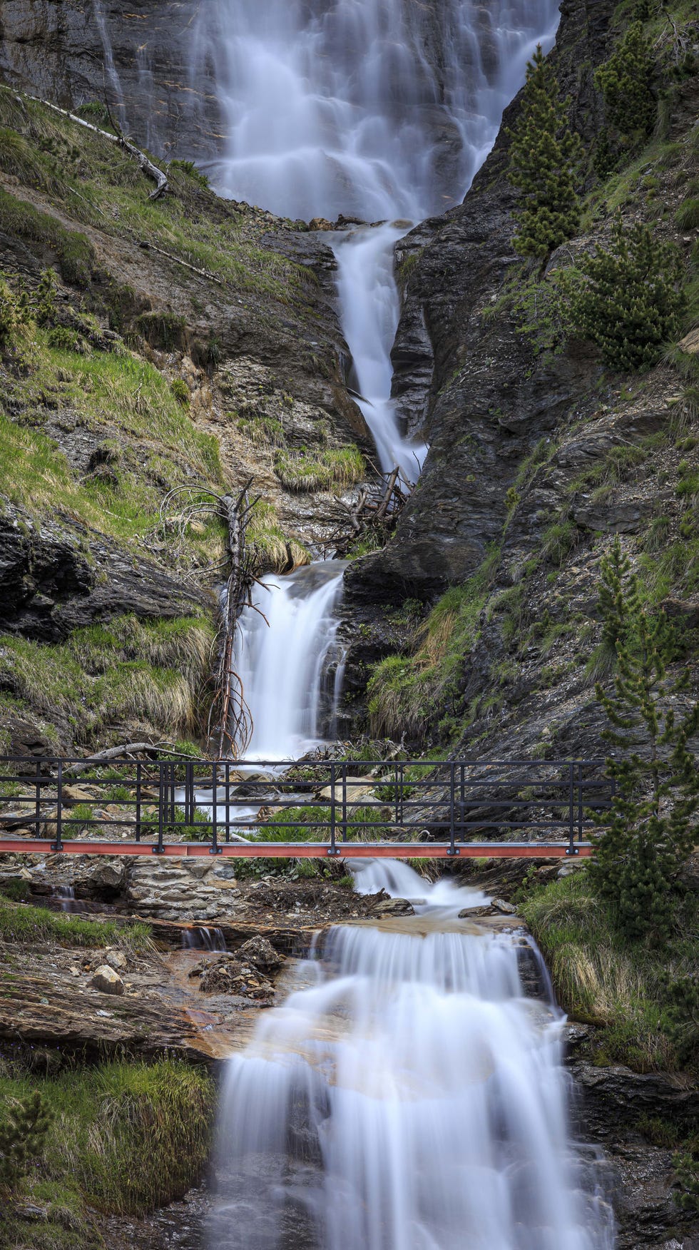 ruta de las tres cascadas en el pirineo aragonés