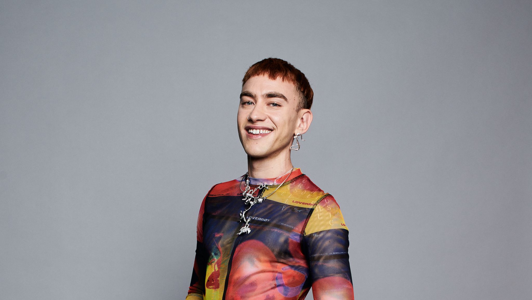 budapest, hungary november 14 editors note image has been digitally manipulated olly alexander poses during a portrait session at the mtv emas 2021 'music for all' at the papp laszlo budapest sports arena on november 14, 2021 in budapest, hungary photo by gareth cattermole mtvgetty images for mtv