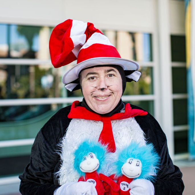 cosplayer as cat in the hat