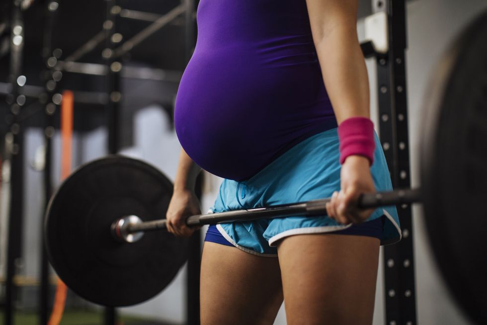 pregnancy crossfit exercise
