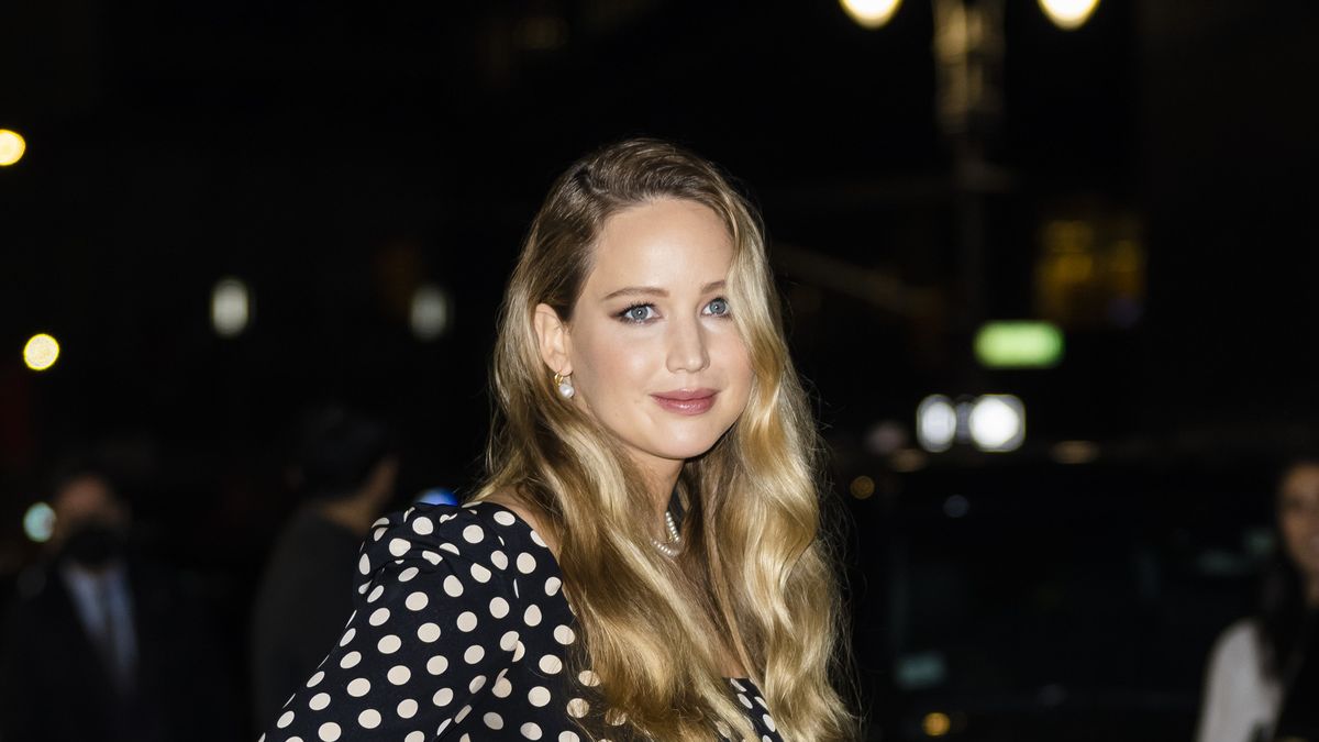 preview for Jennifer Lawrence teases Emma Stone after La Land jokes