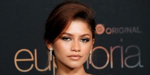 zendaya honey blonde curly hair