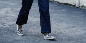 zapatillas vans en el street style de milán