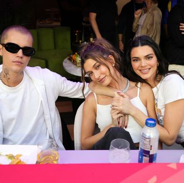 inglewood, california february 13 justin bieber, hailey bieber and kendall jenner attend super bowl lvi at sofi stadium on february 13, 2022 in inglewood, california photo by kevin mazurgetty images for roc nation