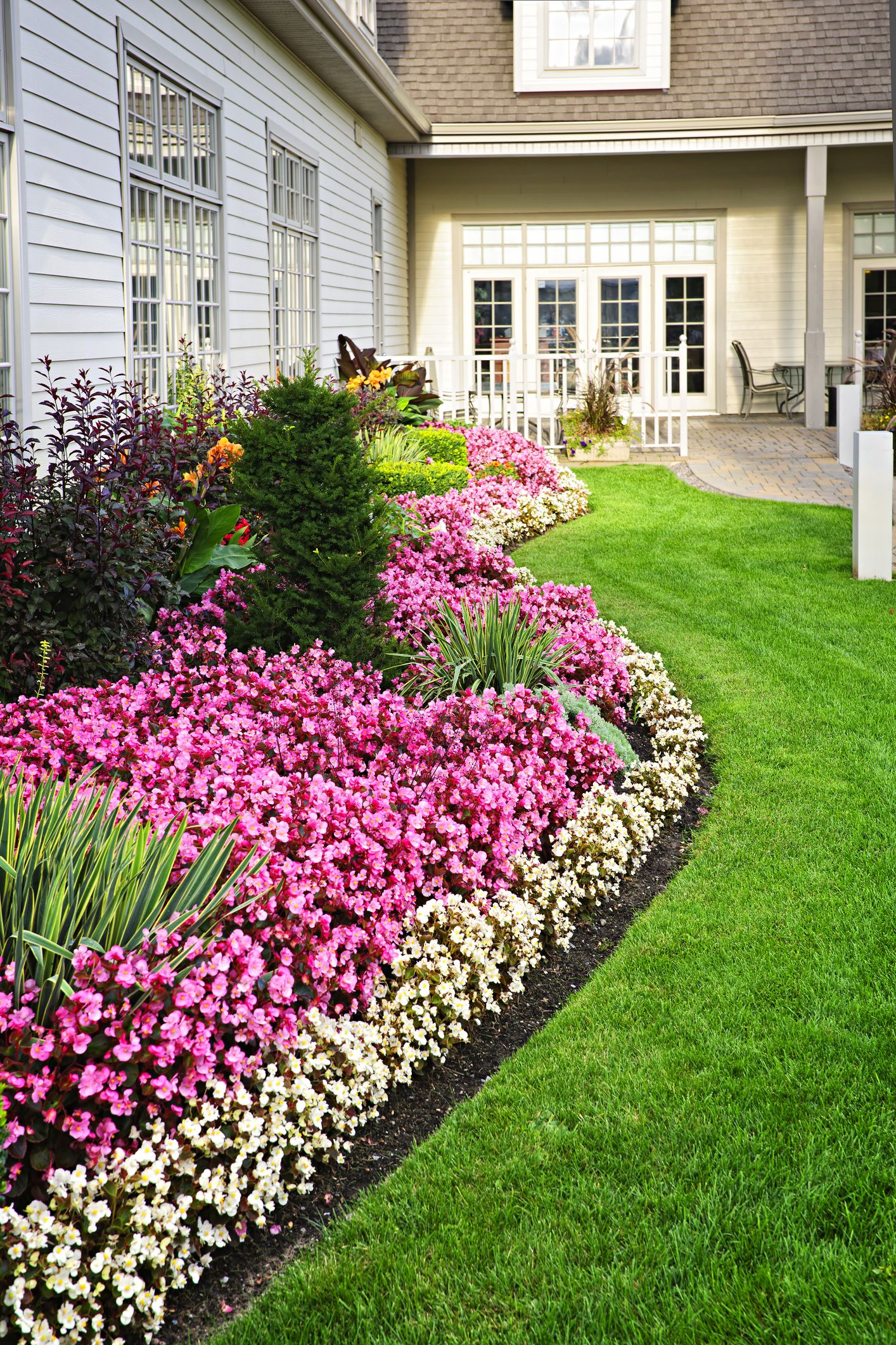 25 best flower bed ideas | country living