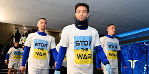 rome, italy   february 27 felipe anderson of ss lazio wears a stop the war t shirts referring to russias invasion of the ukraine as they arrive to warm up prior to the serie a match between ss lazio and ssc napoli at stadio olimpico on february 27, 2022 in rome, italy photo by marco rosi   ss laziogetty images