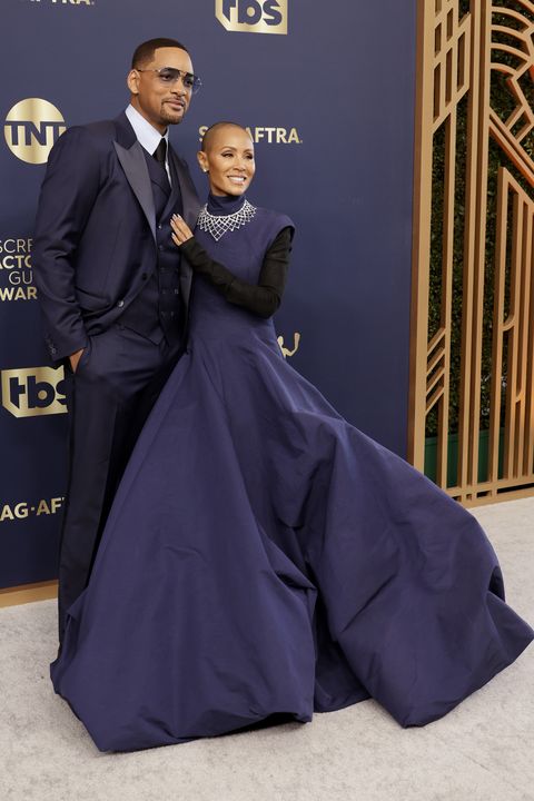 santa monica, california   february 27 l r will smith and jada pinkett smith attend the 28th annual screen actors guild awards at barker hangar on february 27, 2022 in santa monica, california photo by frazer harrisongetty images
