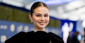 santa monica, california   february 27 selena gomez arrives at the 28th screen actors guild awards at barker hangar on february 27, 2022 in santa monica, california photo by emma mcintyregetty images for warnermedia