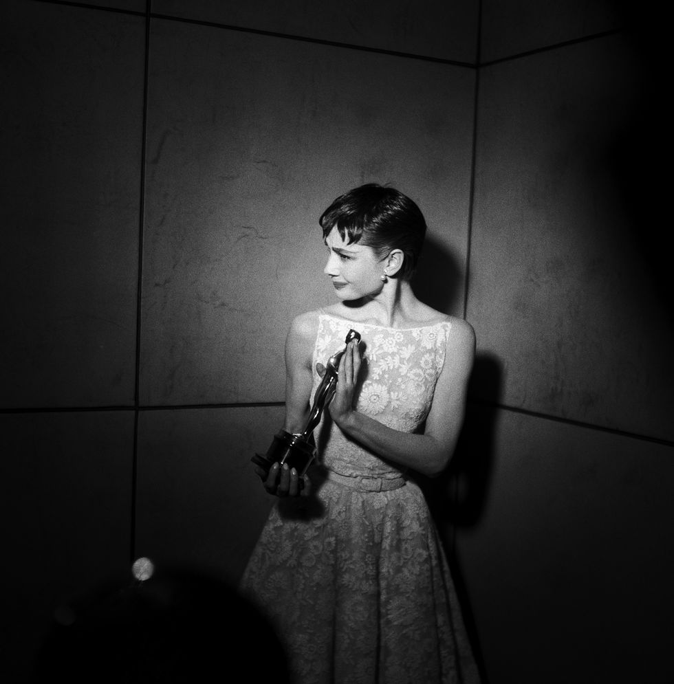 26th annual academy awards new york ceremony air date 03251954 pictured best actress winner audrey hepburn for roman holiday during the 26th annual academy awards on march 25, 1954 held at the nbc century theatre in new york city photo by nbcu photo banknbcuniversal via getty images via getty images