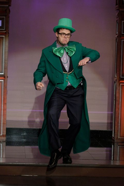 Green, Riddler, Costume, Formal wear, Fictional character, Event, Performance, Cosplay, Theatrical property, 