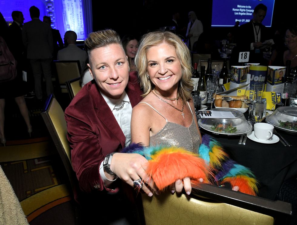 abby wambach and glennon doyle at a dinner for the human rights campaign