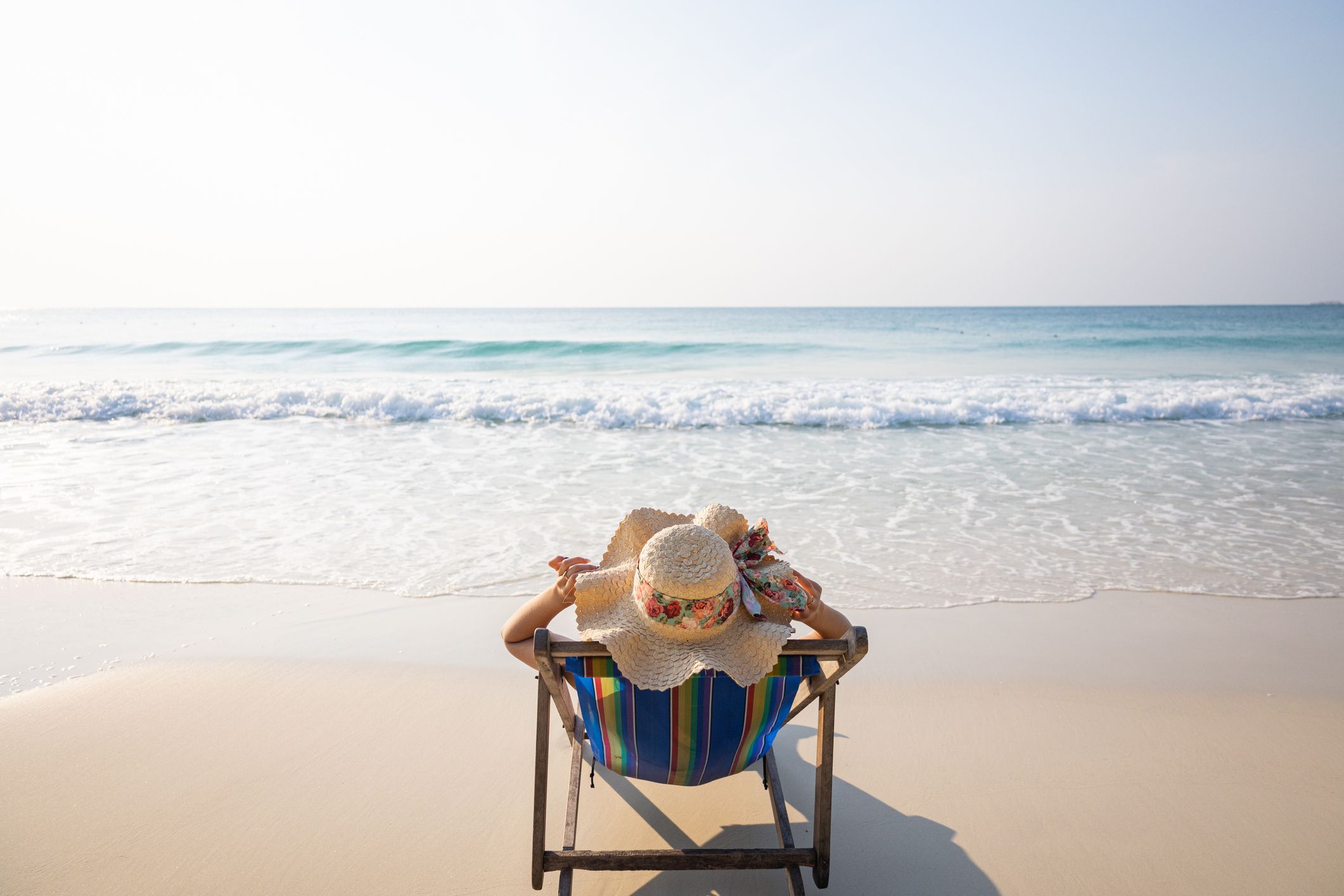 24 Beach Photoshoot Ideas to Try on Summer Weekends