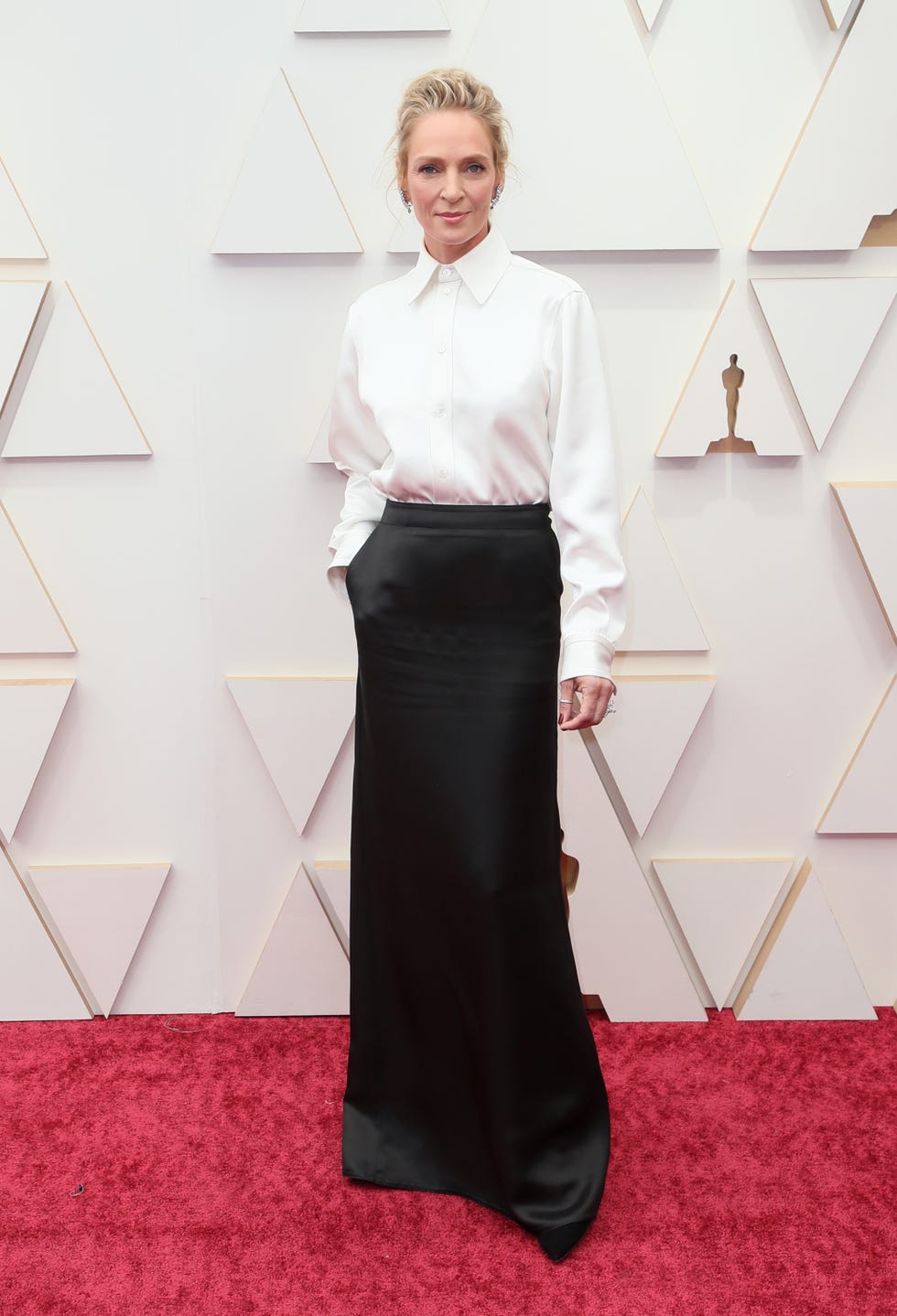 hollywood, california   march 27 uma thurman attends the 94th annual academy awards at hollywood and highland on march 27, 2022 in hollywood, california photo by david livingstongetty images