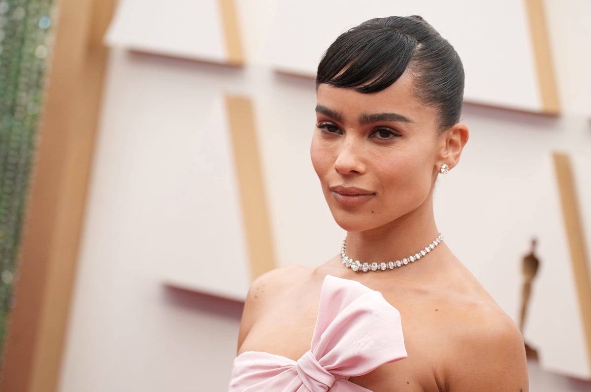 preview for The Best Oscars Dresses of All Time