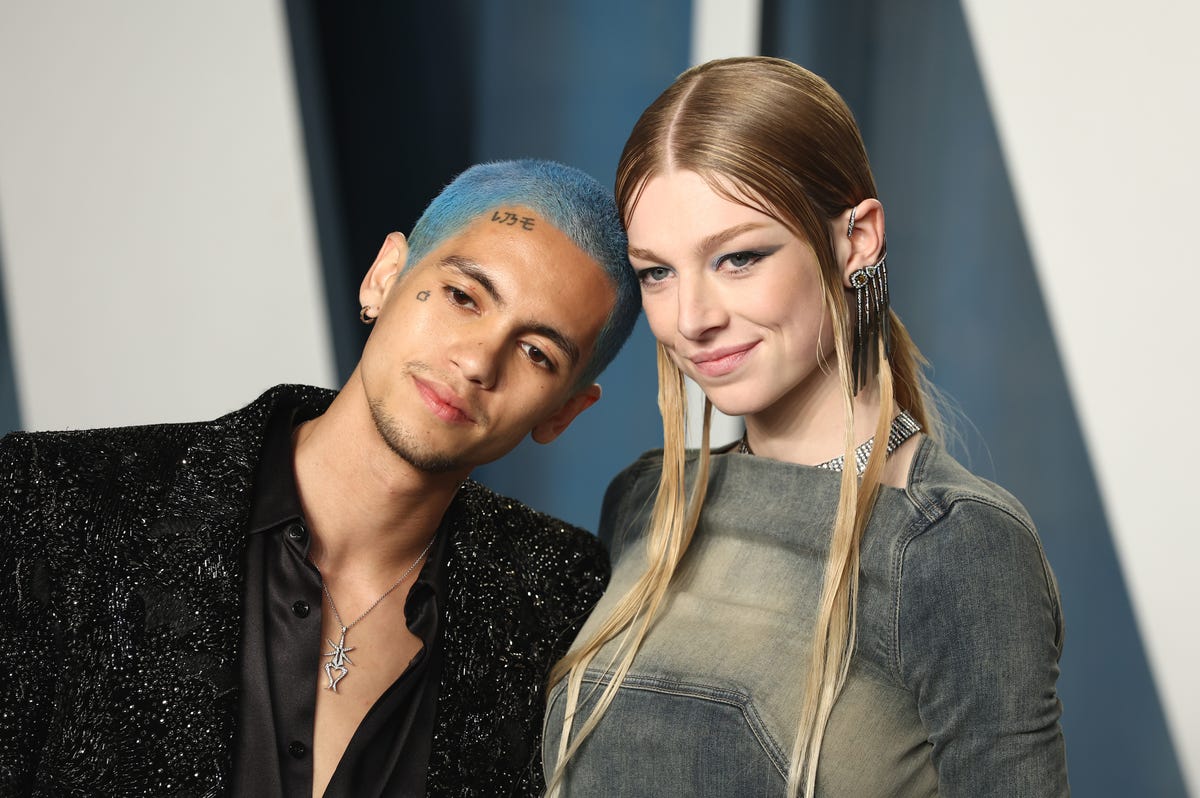 preview for Euphoria's Hunter Schafer & Dominic Fike DATING?!